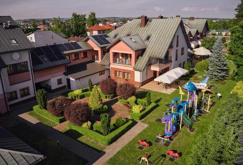 ホテル Artis Dom Gościnny