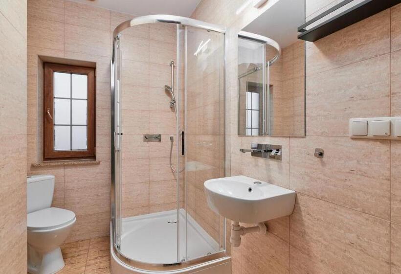 ホテル Artis Dom Gościnny