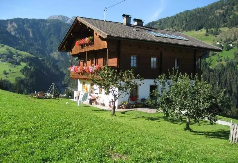 Hotelli Guggenbergerhof