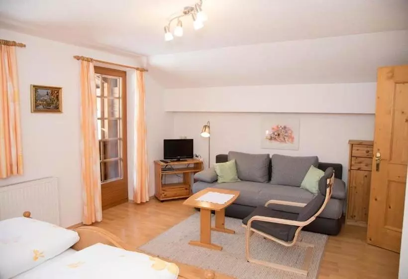 Hotelli Guggenbergerhof