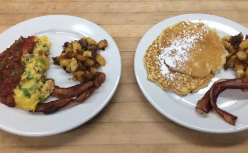 هتل Butternut Inn And Pancake House