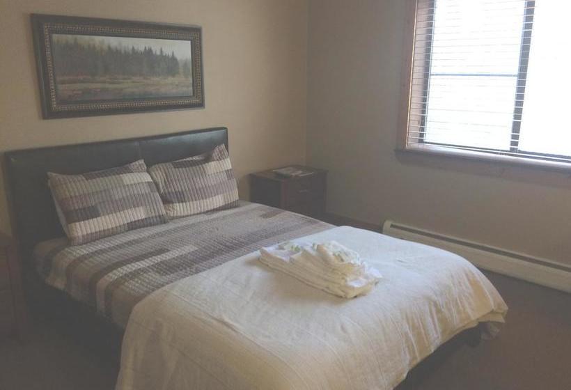 فندق Butternut Inn And Pancake House