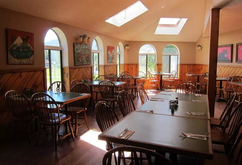 هتل Butternut Inn And Pancake House