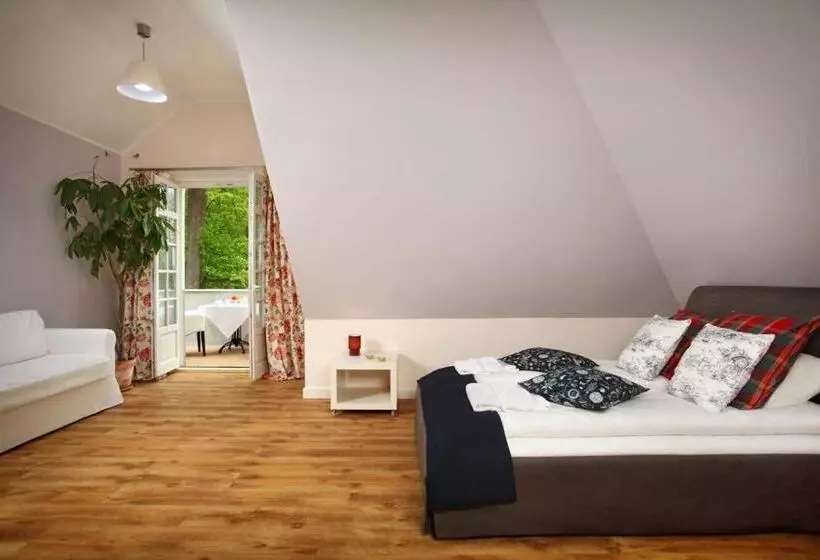 Hotelli Farma Many B&b, Noclegi Suntago & Deepspot