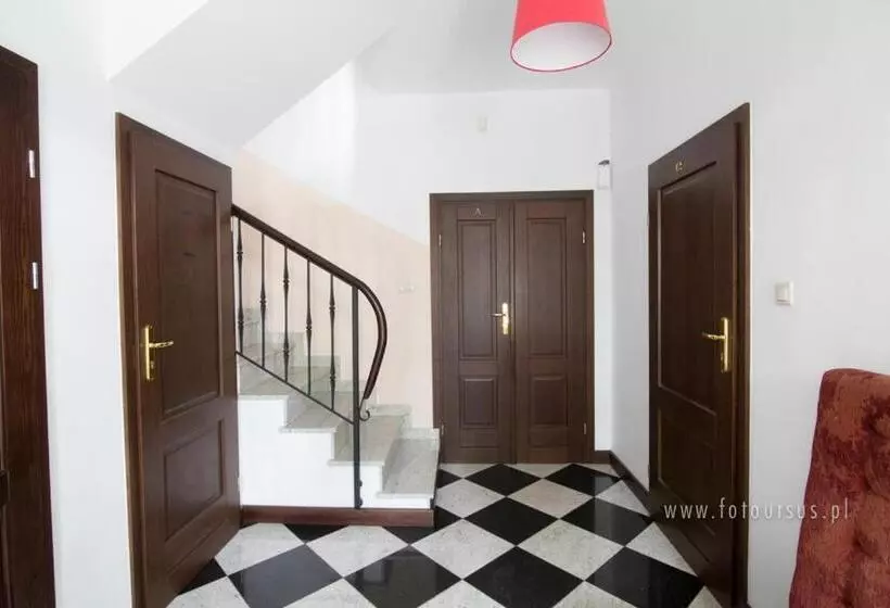 Hotelli Farma Many B&b, Noclegi Suntago & Deepspot