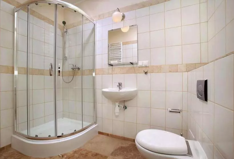 Hotelli Farma Many B&b, Noclegi Suntago & Deepspot