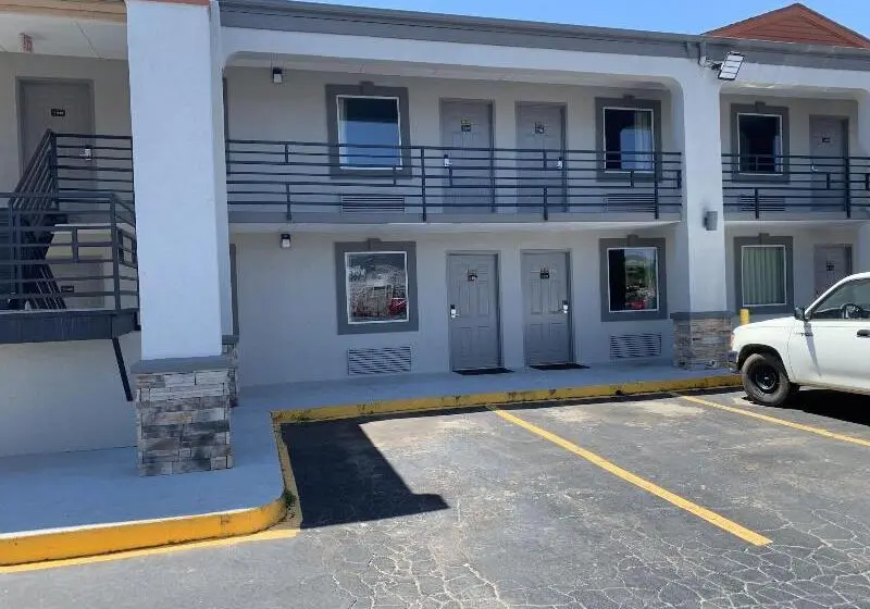 Hotelli Executive Inn Locust Grove By Capital O