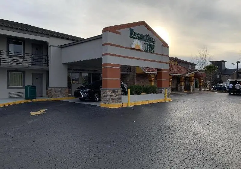 Hotelli Executive Inn Locust Grove By Capital O