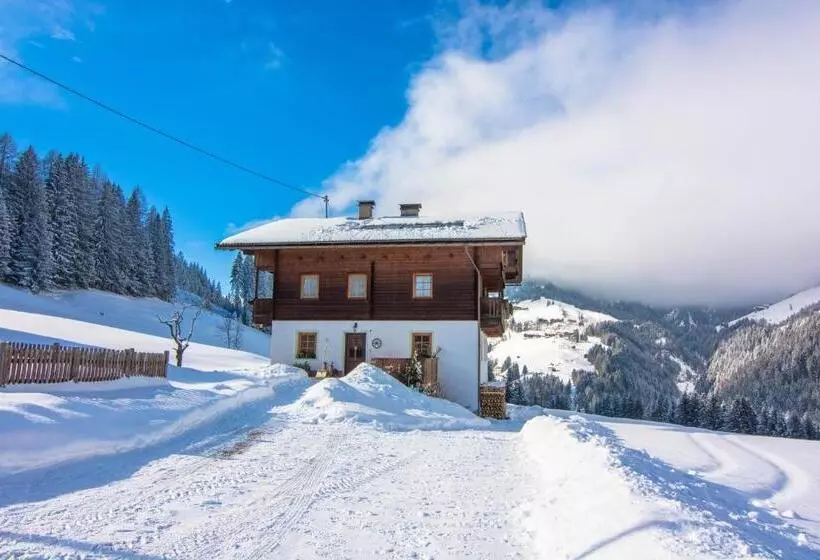 Hotelli Guggenbergerhof