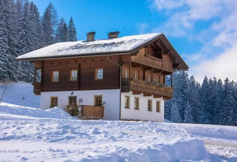Hotelli Guggenbergerhof