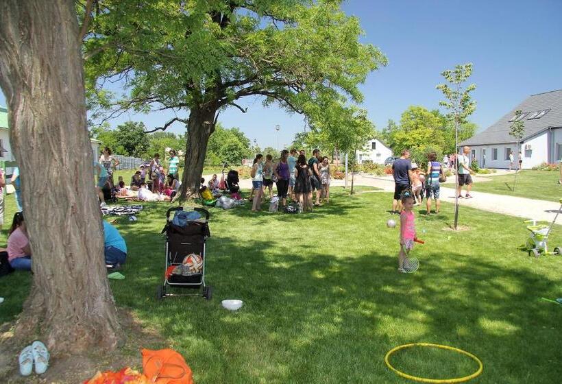 호텔 Hédervári Lovas Vendégház