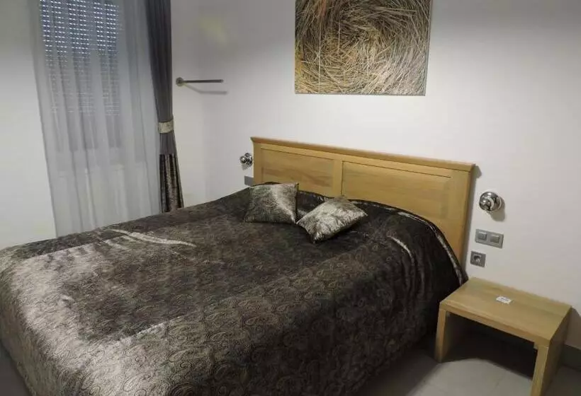 ホテル Hédervári Lovas Vendégház