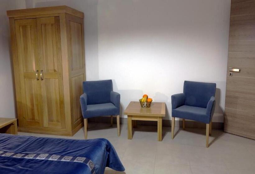 호텔 Hédervári Lovas Vendégház