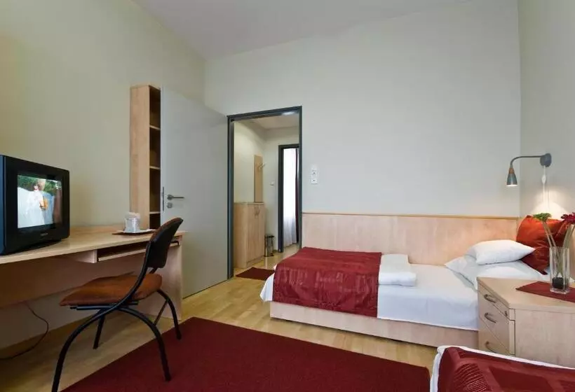 Hotel Kerpely