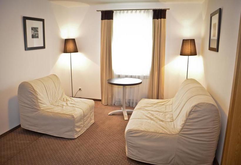 בית מלון כפרי Kuklówka Conference