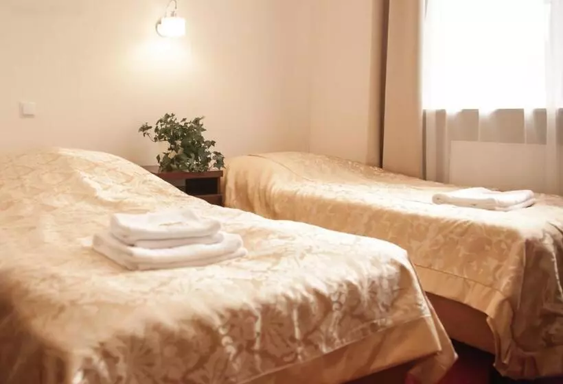 Hotelli Modlin Palace