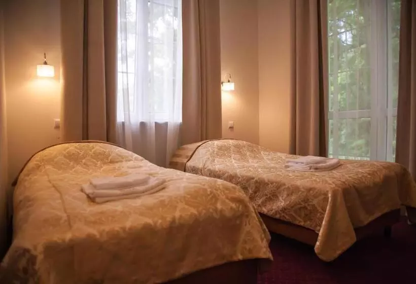 Hotelli Modlin Palace