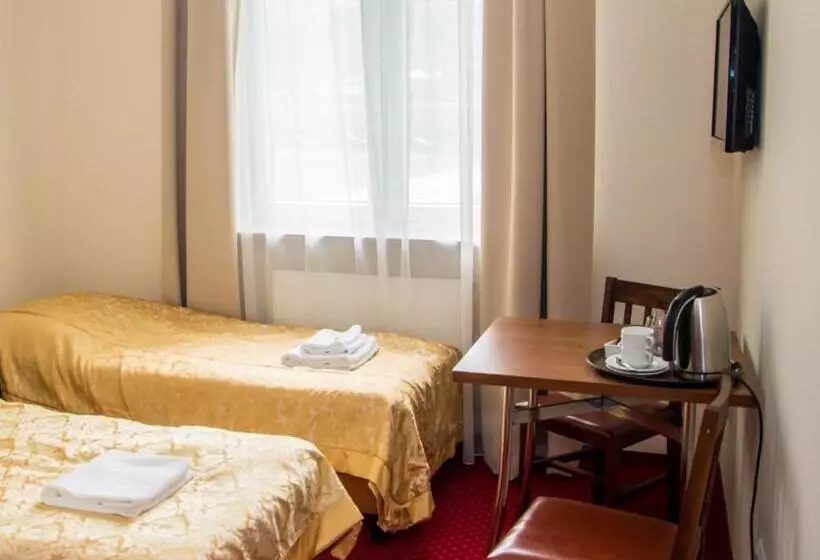 Hotelli Modlin Palace