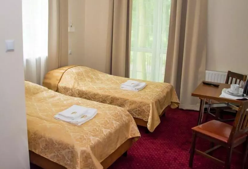 Hotelli Modlin Palace