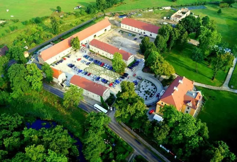 Pałac Wiechlice   Hotel, Restaurant, Spa