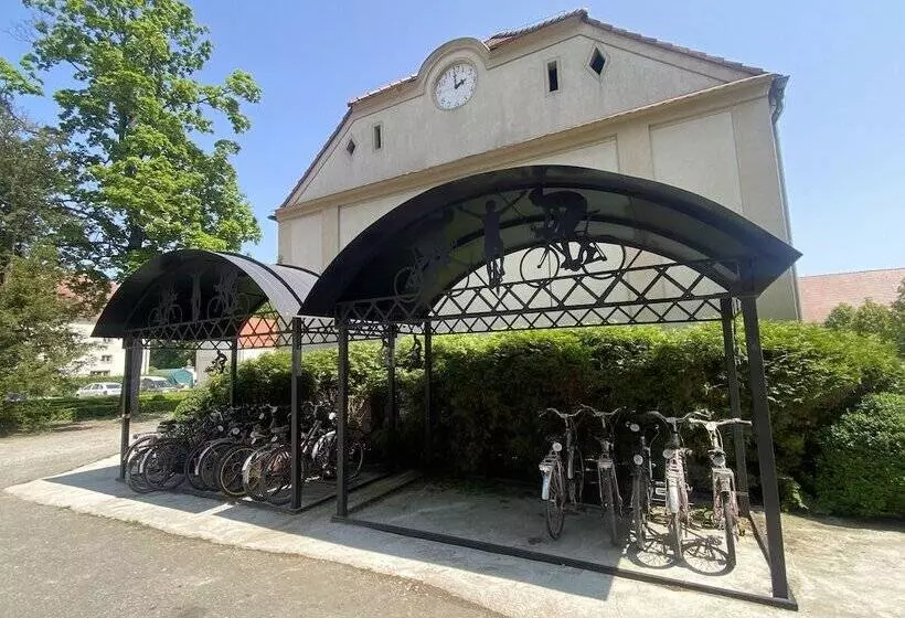 Pałac Wiechlice   Hotel, Restaurant, Spa