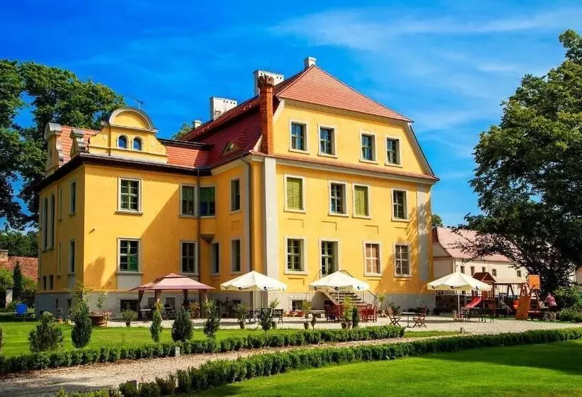 Pałac Wiechlice   Hotel, Restaurant, Spa