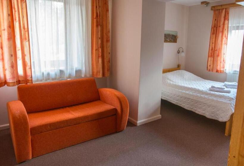 בית מלון כפרי Pensjonat Reymontówka