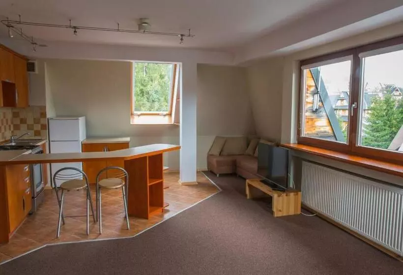هتل Pensjonat Reymontówka