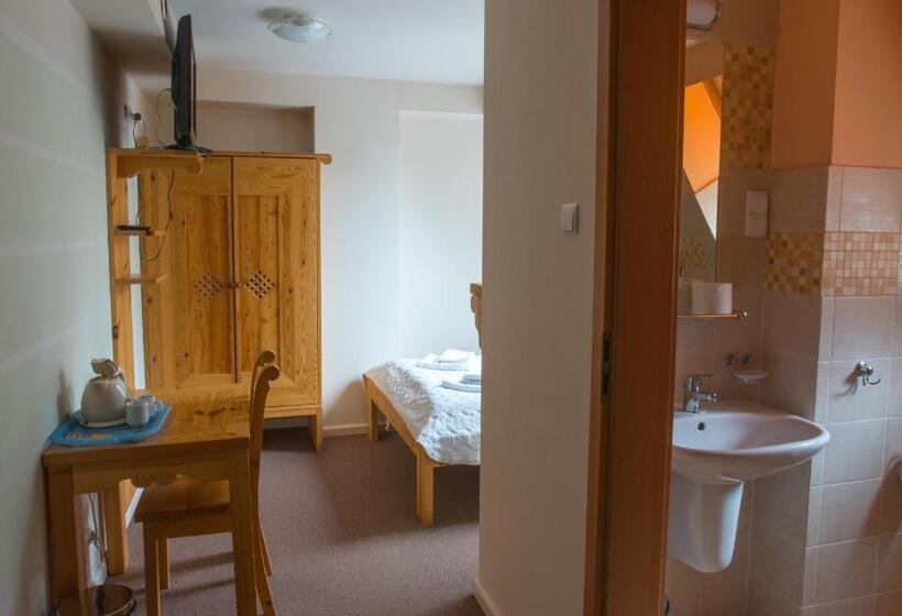 בית מלון כפרי Pensjonat Reymontówka