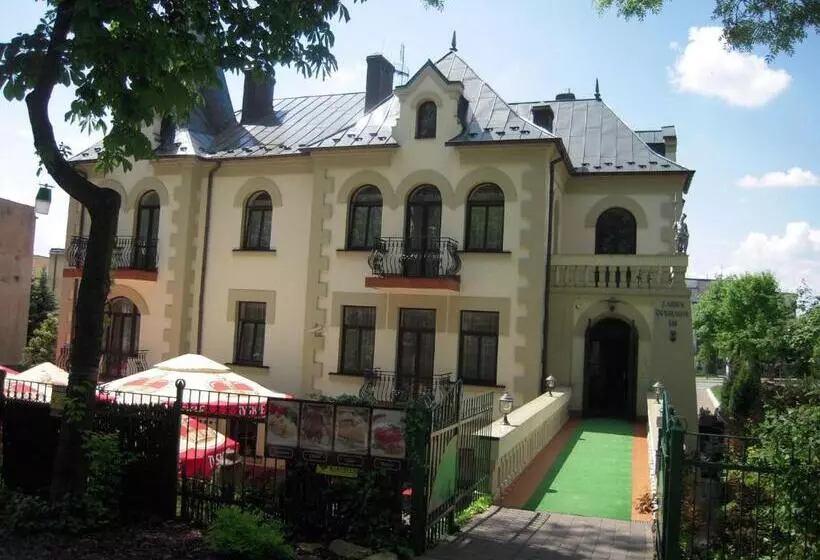 ホテル Pensjonat Zamek Dersława