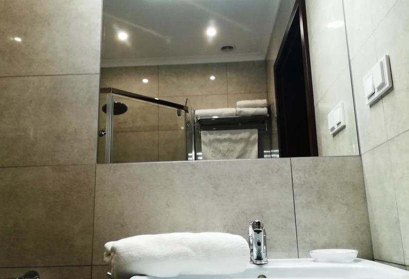 هتل & Restauracja San Remo