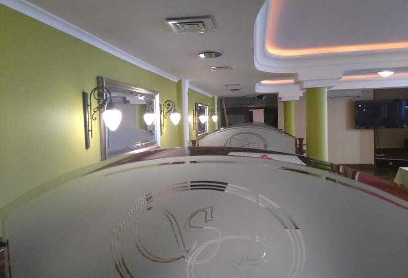 هتل & Restauracja San Remo