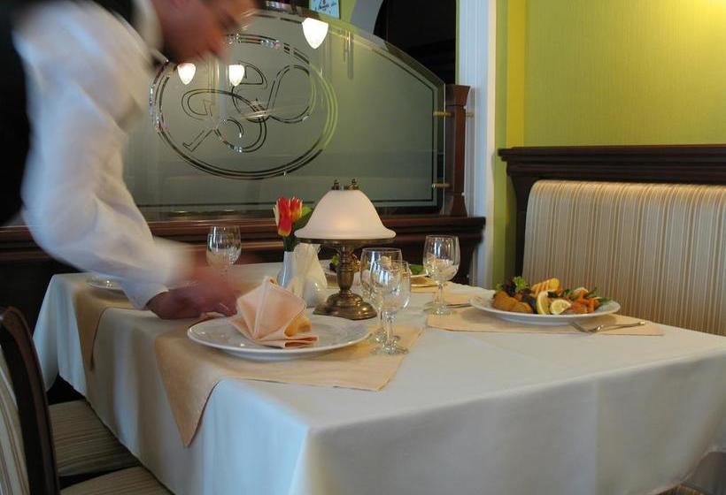 هتل & Restauracja San Remo