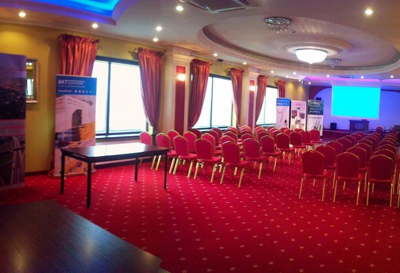 هتل & Restauracja San Remo