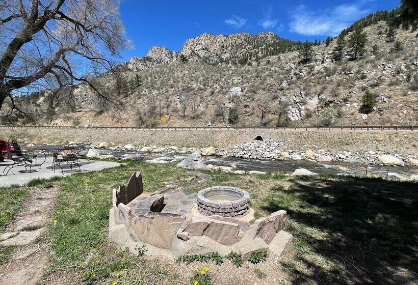 فندق Stoney River Lodge