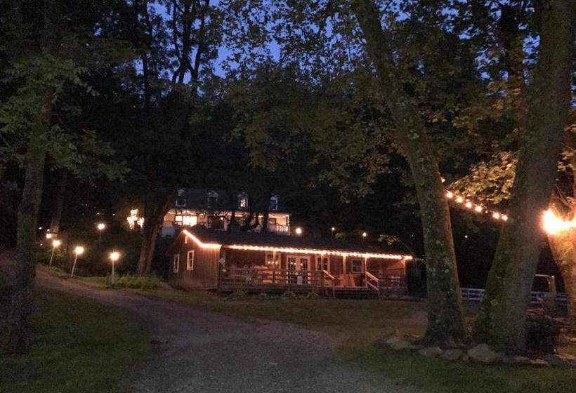 فندق Valle Crucis Farm