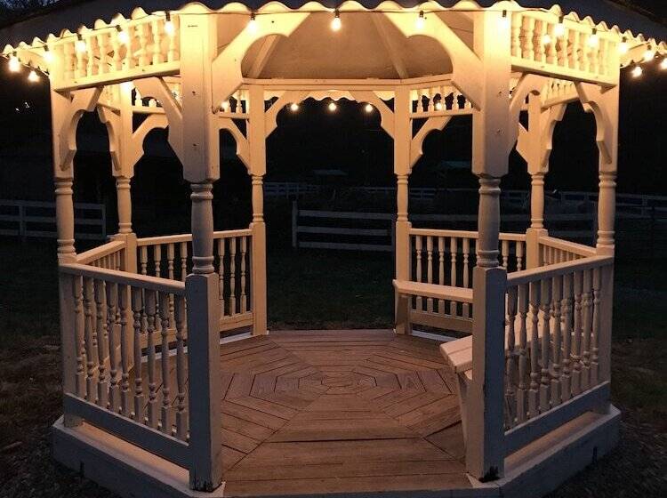 فندق Valle Crucis Farm