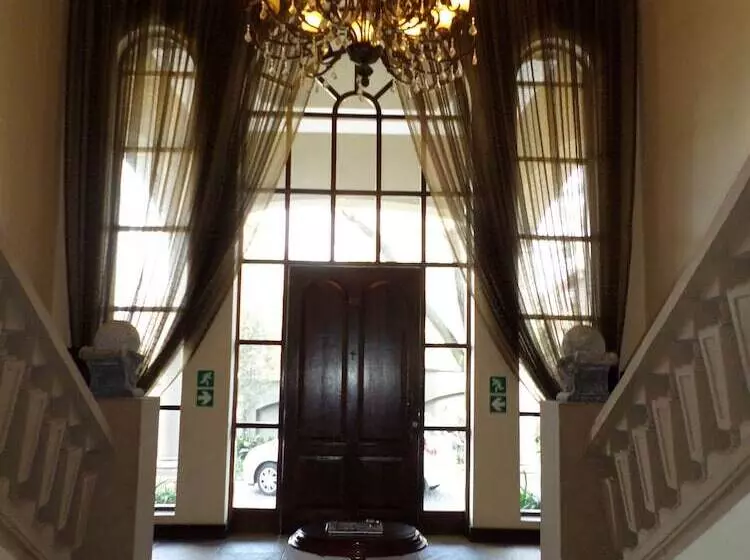 ホテル Villa Amanzi Boutique Guest House