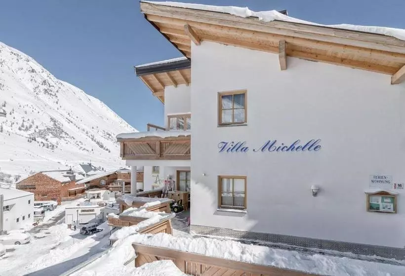 هتل Villa Michelle