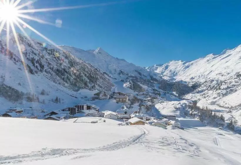 هتل Villa Michelle