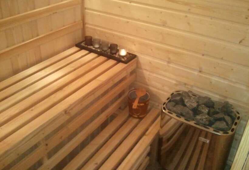 فندق Zbójna Debra