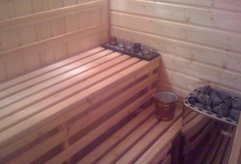 فندق Zbójna Debra