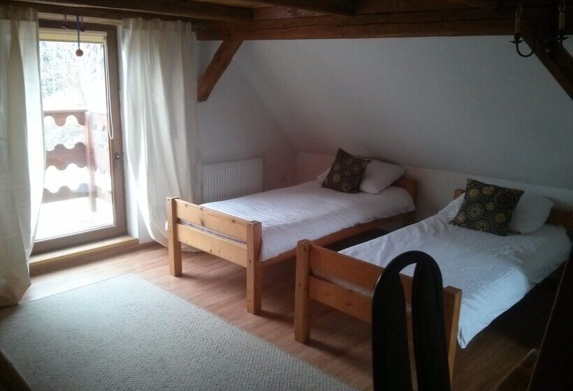 فندق Zbójna Debra