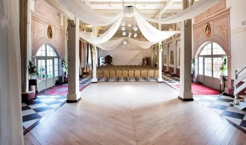 Pałac Wiechlice   Hotel, Restaurant, Spa