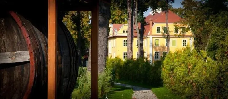 Pałac Wiechlice   Hotel, Restaurant, Spa