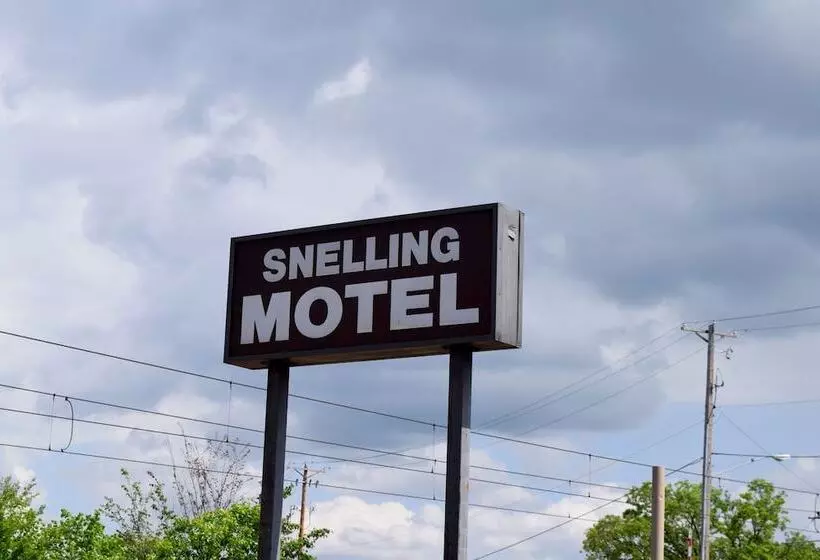 Snelling Motel