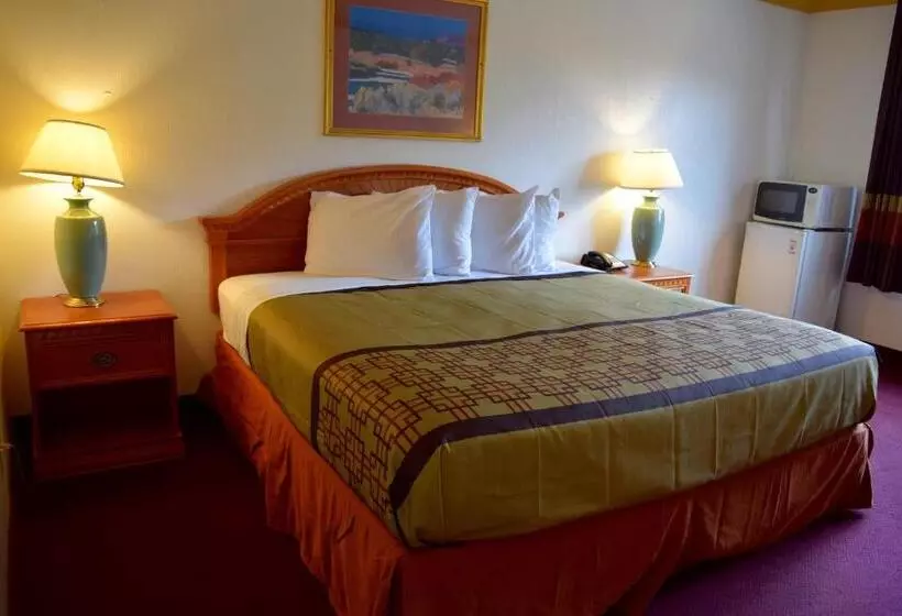 Snelling Motel