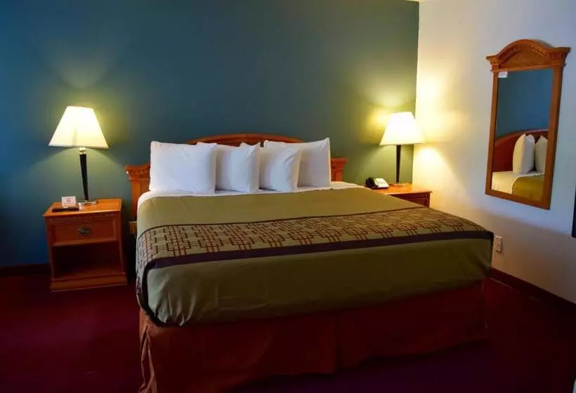 Snelling Motel