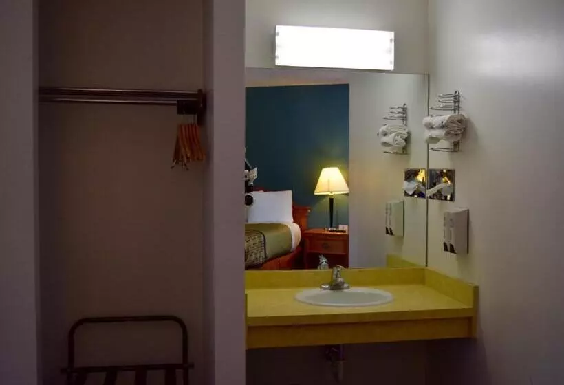Snelling Motel