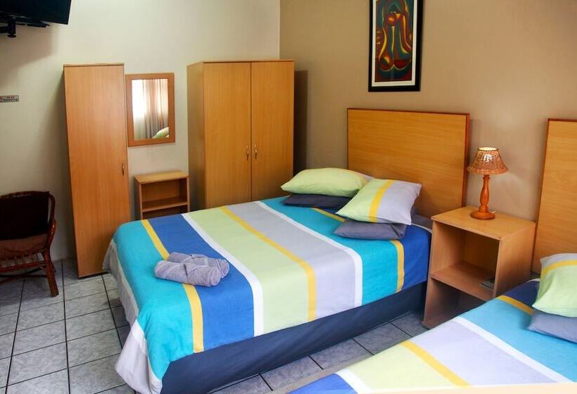 צימר Mzimayi River Lodge